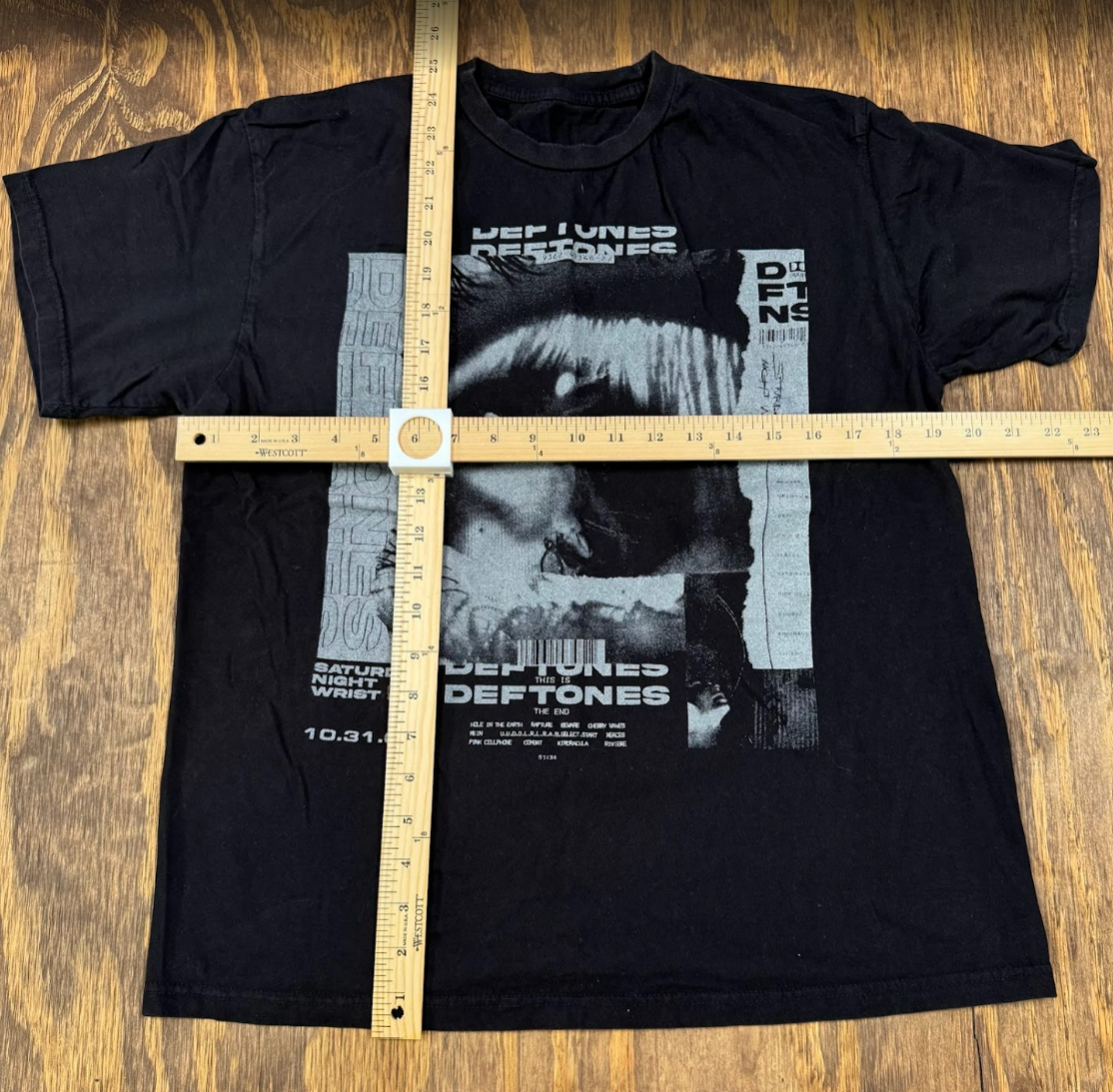 Deftones Saturday Night Wrist 10.31.06 Black Graphic Band Tee Alt Nu Metal