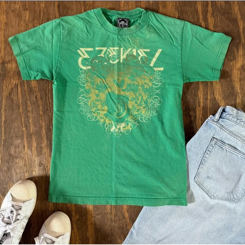 Green Ornate Graphic T Shirt Small Faded Crest Scroll Y2K Style Streetwear Tee